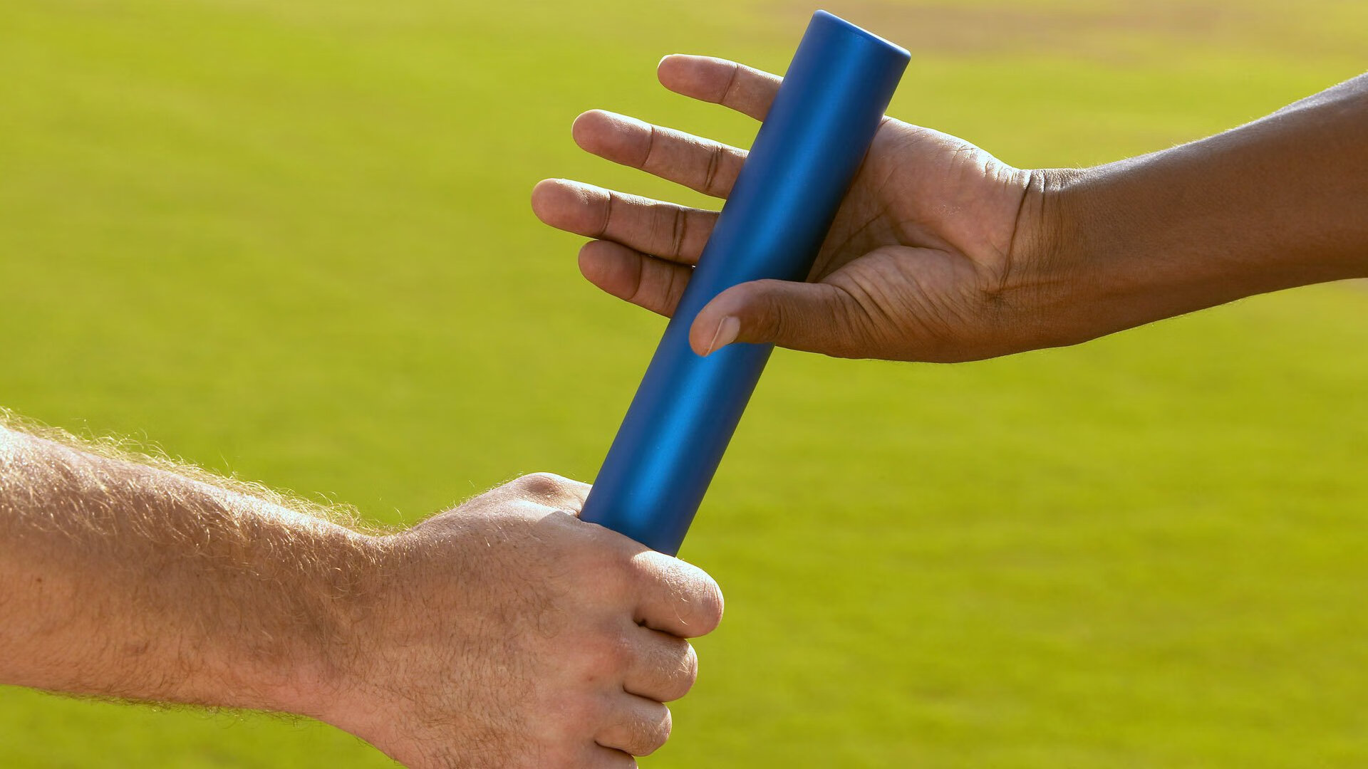 _新技术亮相:无人机全景直播高效呈现比赛_,无人机拍摄直播